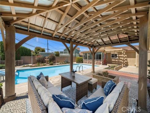 8798 La Casita Avenue, Fountain Valley, CA