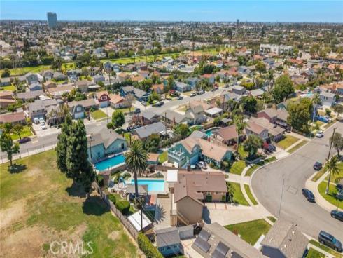 8798 La Casita Avenue, Fountain Valley, CA