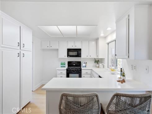 17982 Los Pesos Circle , Fountain Valley, CA