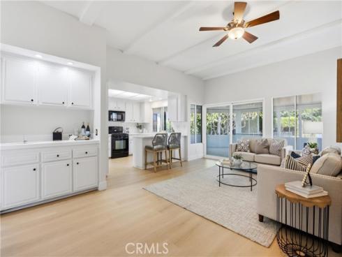 17982 Los Pesos Circle , Fountain Valley, CA