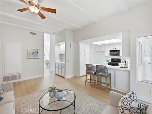 17982 Los Pesos Circle , Fountain Valley, CA