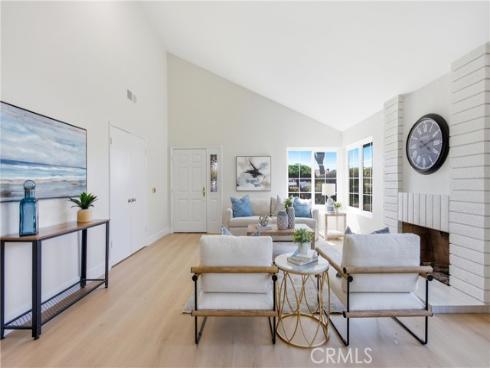 17982 Los Pesos Circle , Fountain Valley, CA