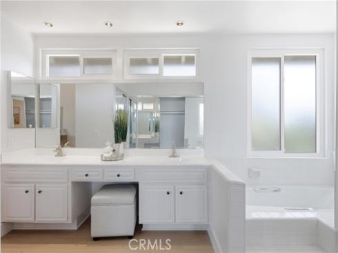 17982 Los Pesos Circle , Fountain Valley, CA