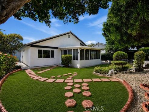 17982 Los Pesos Circle , Fountain Valley, CA