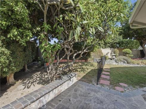 17982 Los Pesos Circle , Fountain Valley, CA