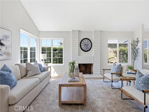 17982 Los Pesos Circle , Fountain Valley, CA