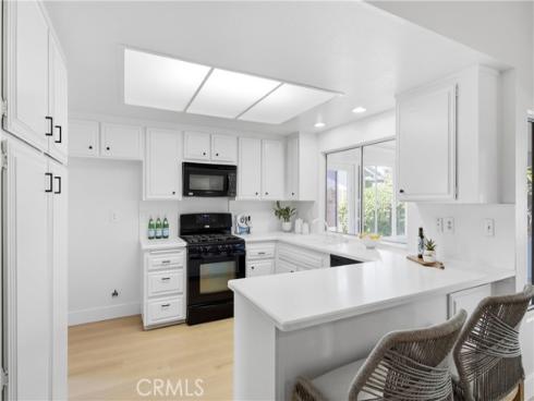 17982 Los Pesos Circle , Fountain Valley, CA
