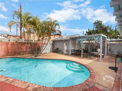 708 S Orange  , Fullerton, CA