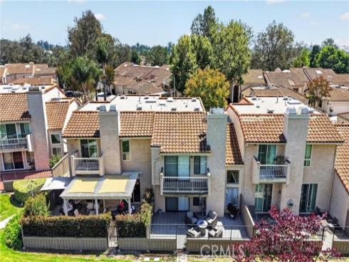 525  Riviera   Court, Fullerton, CA