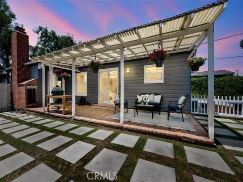 816  Grandview  , Fullerton, CA