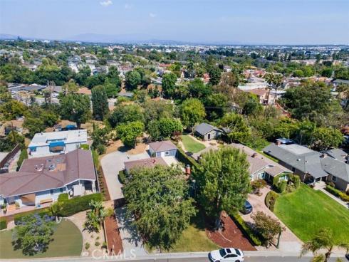 816  Grandview  , Fullerton, CA