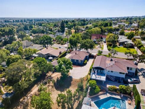 816  Grandview  , Fullerton, CA