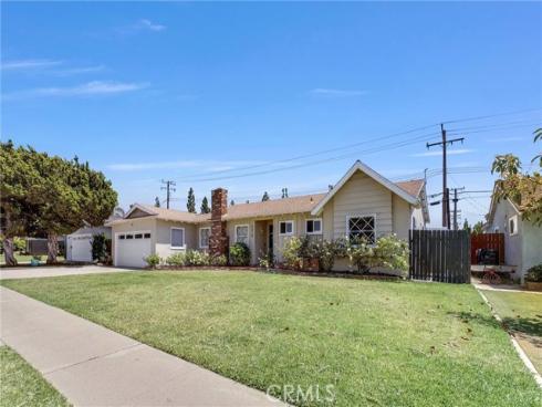 2016 E Santa Fe  , Fullerton, CA