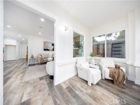329 W Whiting Avenue, Fullerton, CA