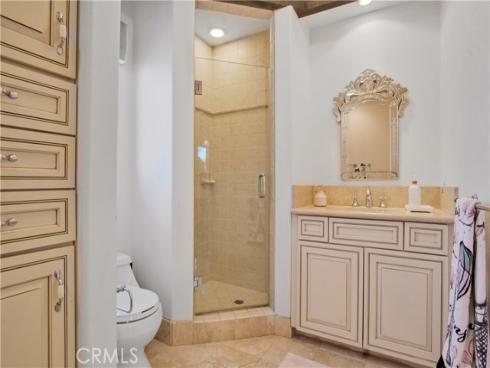 1001 W Las Palmas , Fullerton, CA