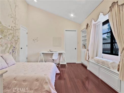 1001 W Las Palmas , Fullerton, CA