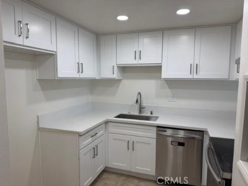 3054 Associated 26 , Fullerton, CA
