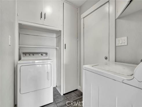 714 E Chapman Avenue, Fullerton, CA