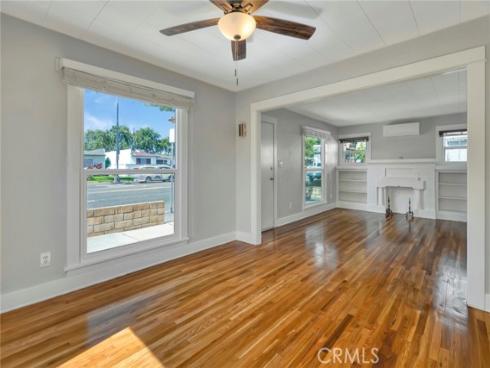 714 E Chapman Avenue, Fullerton, CA