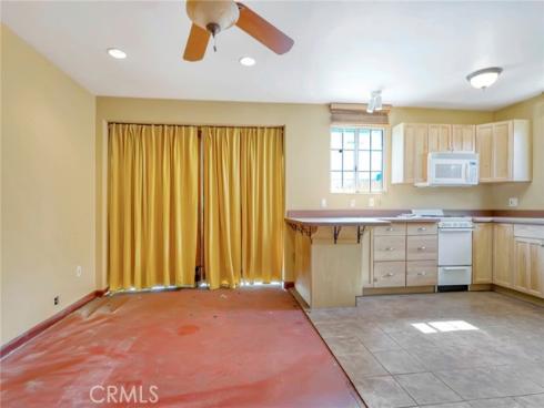 714 E Chapman Avenue, Fullerton, CA