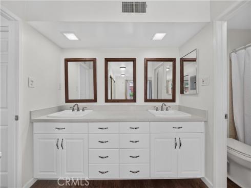 400 N Acacia B17 Avenue, Fullerton, CA