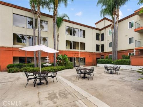 400 N Acacia B17 Avenue, Fullerton, CA