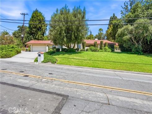 2101 Pioneer Avenue