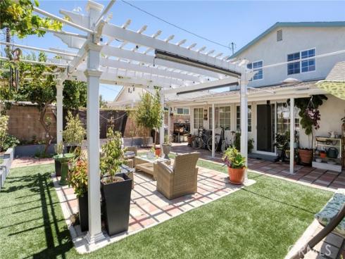 2525 W Olive   Avenue, Fullerton, CA