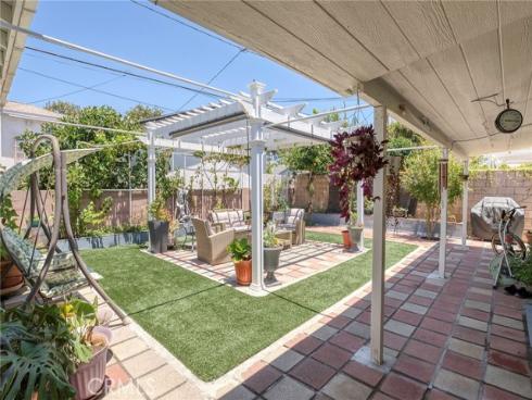 2525 W Olive   Avenue, Fullerton, CA