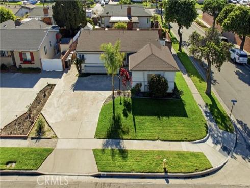 1484 W Maxzim Avenue, Fullerton, CA