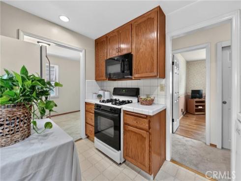 1700 W Ash , Fullerton, CA