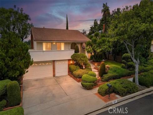 2217 Serrano Place