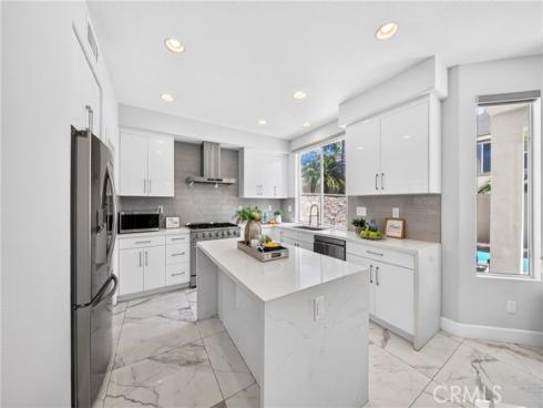 1238  Hampton   Court, Fullerton, CA