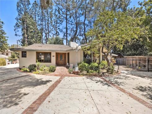 901 Laguna Road, Fullerton, CA