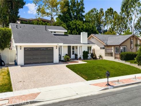 254  Las Riendas  , Fullerton, CA