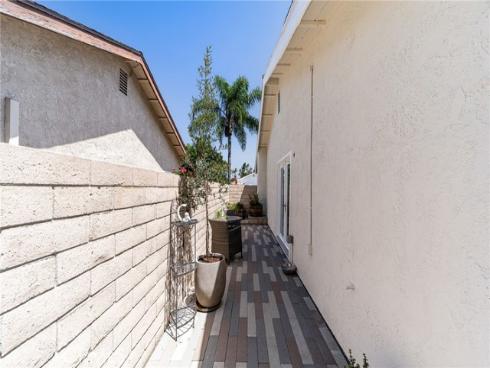 254  Las Riendas  , Fullerton, CA