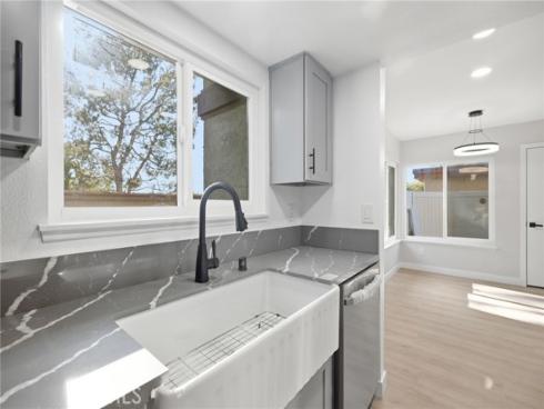 2351  Sutter  242  Way, Fullerton, CA