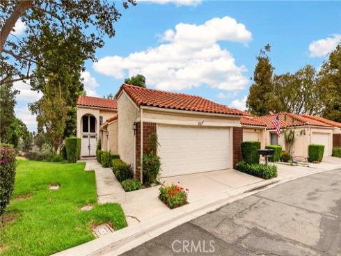 636  Colonial   Circle, Fullerton, CA