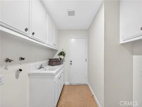 636  Colonial   Circle, Fullerton, CA