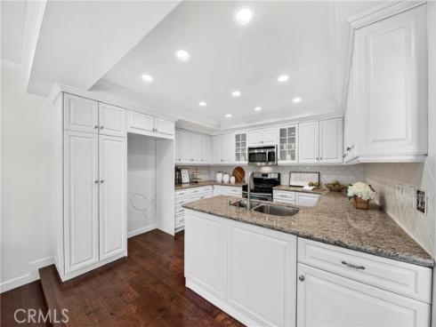 636  Colonial   Circle, Fullerton, CA