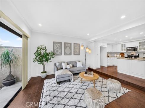 636  Colonial   Circle, Fullerton, CA