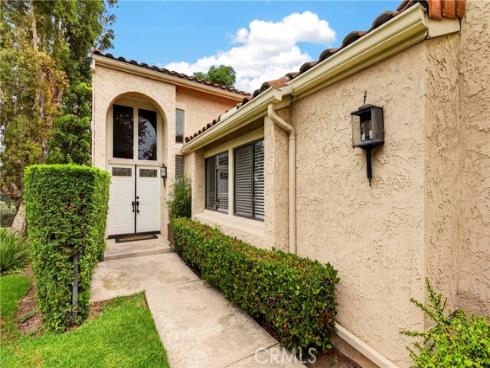 636  Colonial   Circle, Fullerton, CA