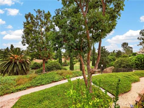 636  Colonial   Circle, Fullerton, CA