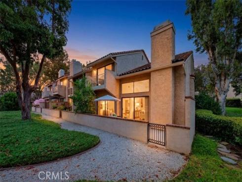 636  Colonial   Circle, Fullerton, CA