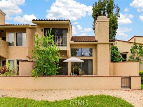636  Colonial   Circle, Fullerton, CA