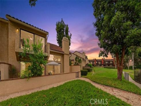 636  Colonial   Circle, Fullerton, CA
