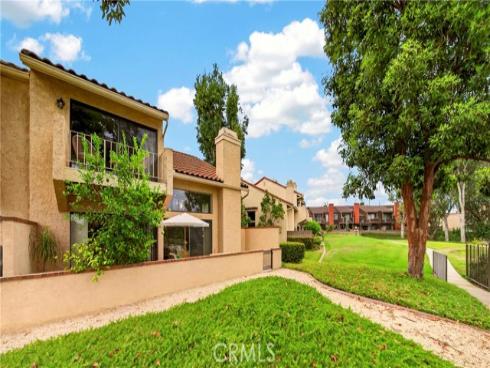 636  Colonial   Circle, Fullerton, CA