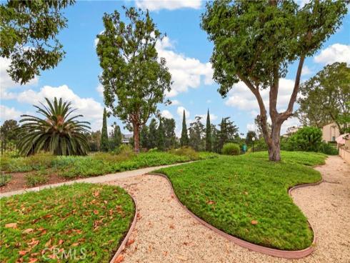 636  Colonial   Circle, Fullerton, CA