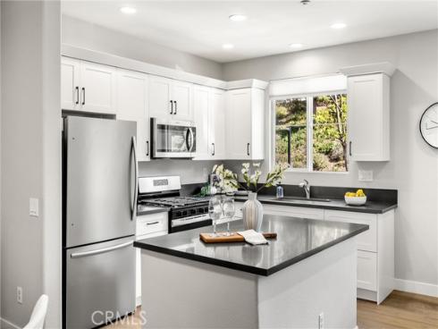 2252 Schlaepfer , Fullerton, CA