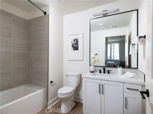 414 Main 330 Street, Huntington Beach, CA